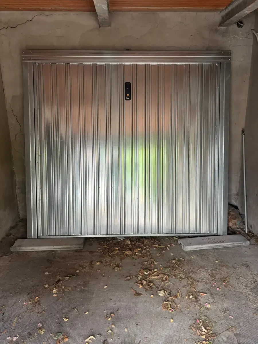 Portoni sezionali e basculanti Capoferri a La Spezia – portoni sezionali e basculanti