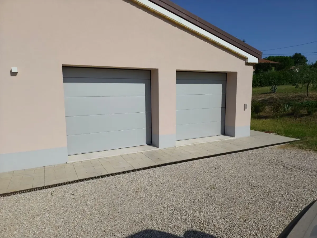 Portoni sezionali e basculanti La Spezia – 0187 1970019